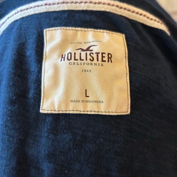 Y2K Hollister V Neck Navy Blue Baby Tee Size Large Front Pocket Twilight 2000s - Picture 2 of 7